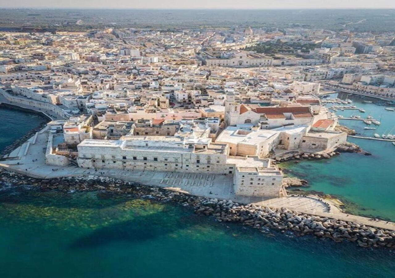 Suite Da Nonno Luigi 100 Metri Dal Mare Giovinazzo Exteriör bild