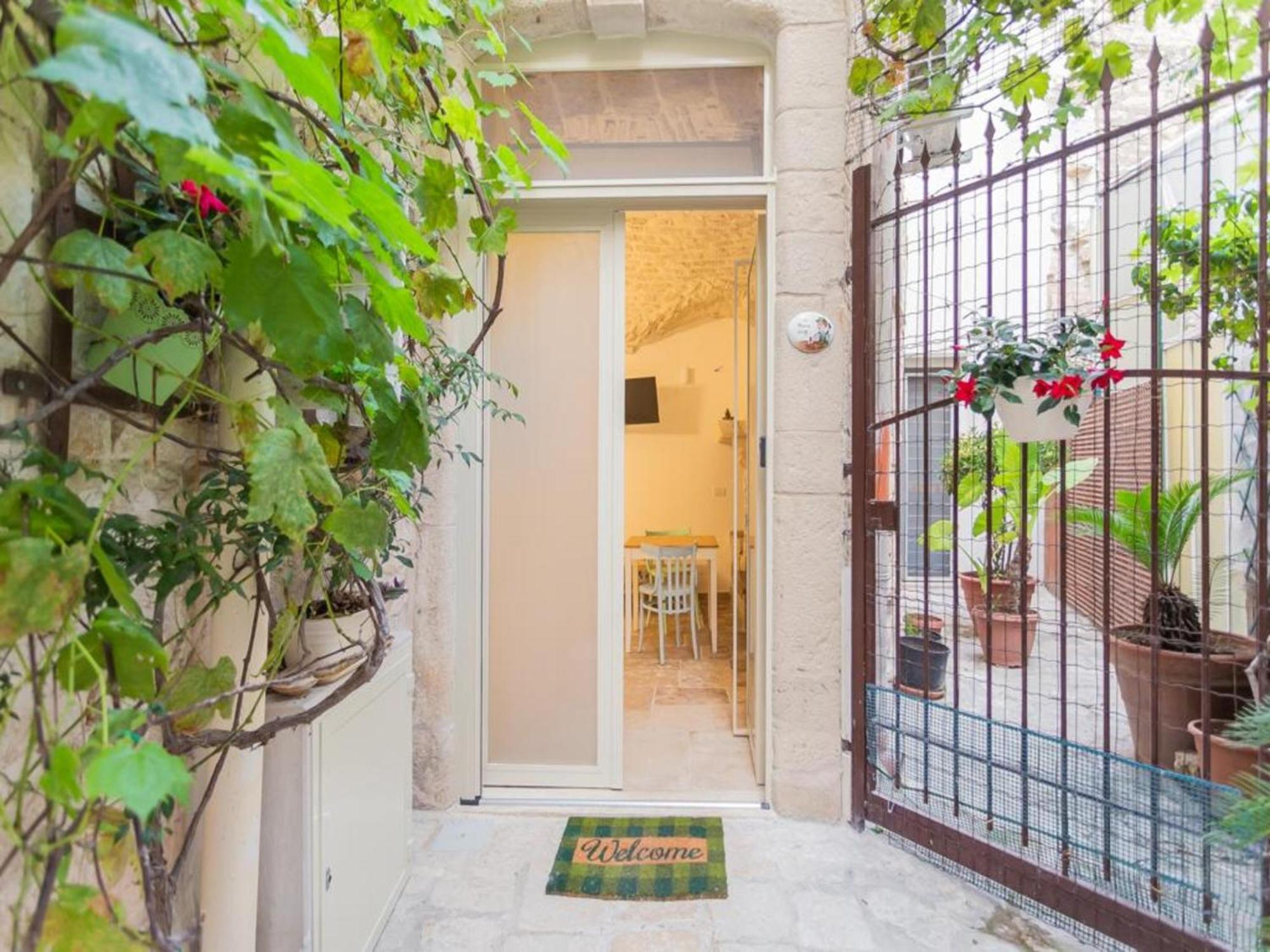 Suite Da Nonno Luigi 100 Metri Dal Mare Giovinazzo Exteriör bild